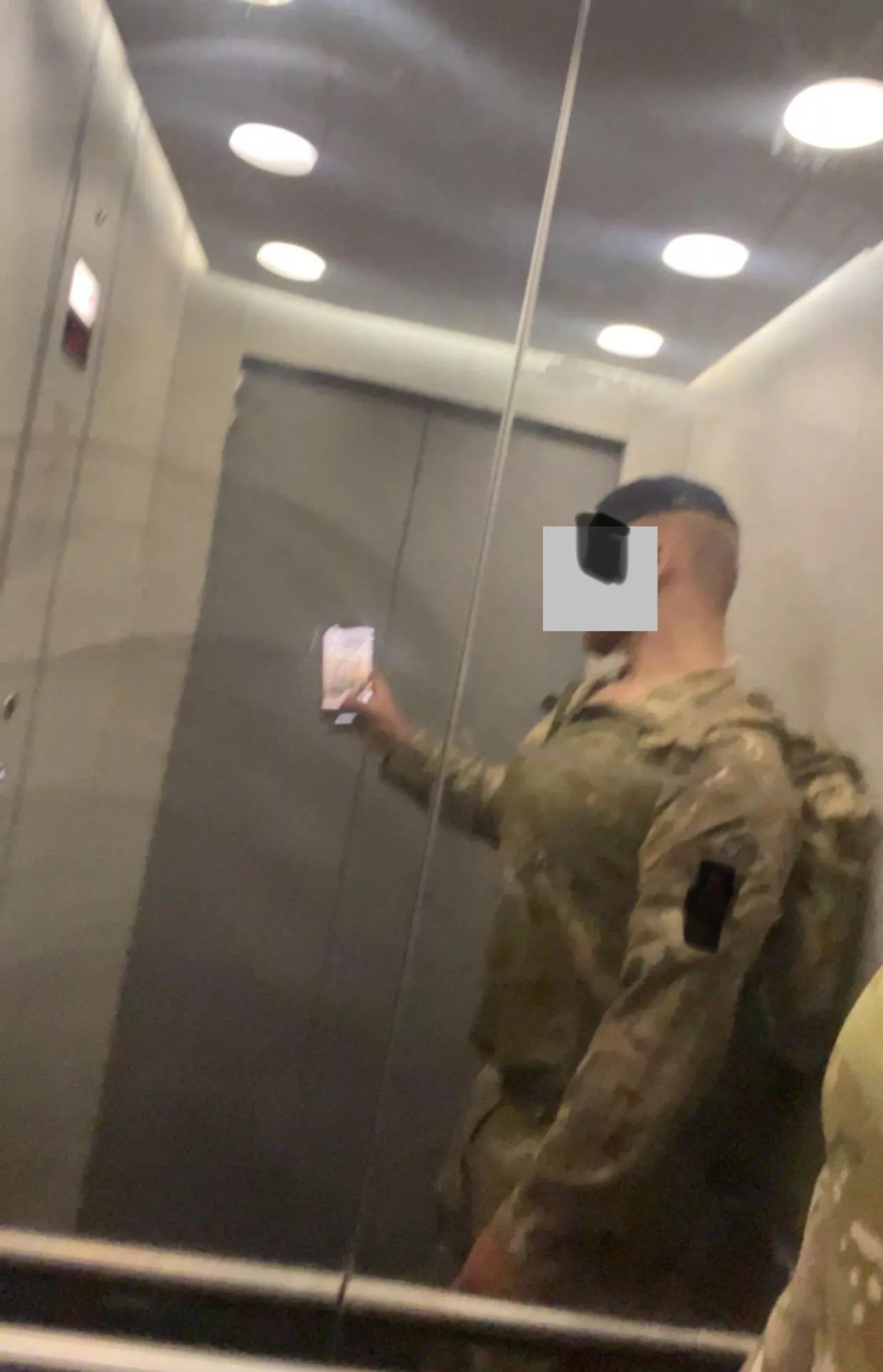 20 M bored after work need to get out this uniform 