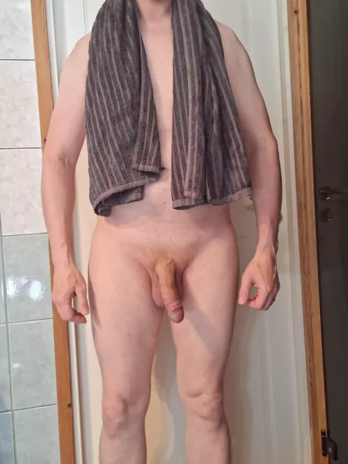 [43] Fresh out of shower