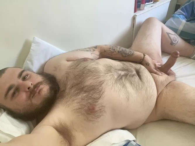 Any ladies like their men thicc hairy and cuddly? 