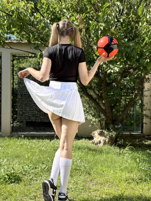 Help my pussy get wet