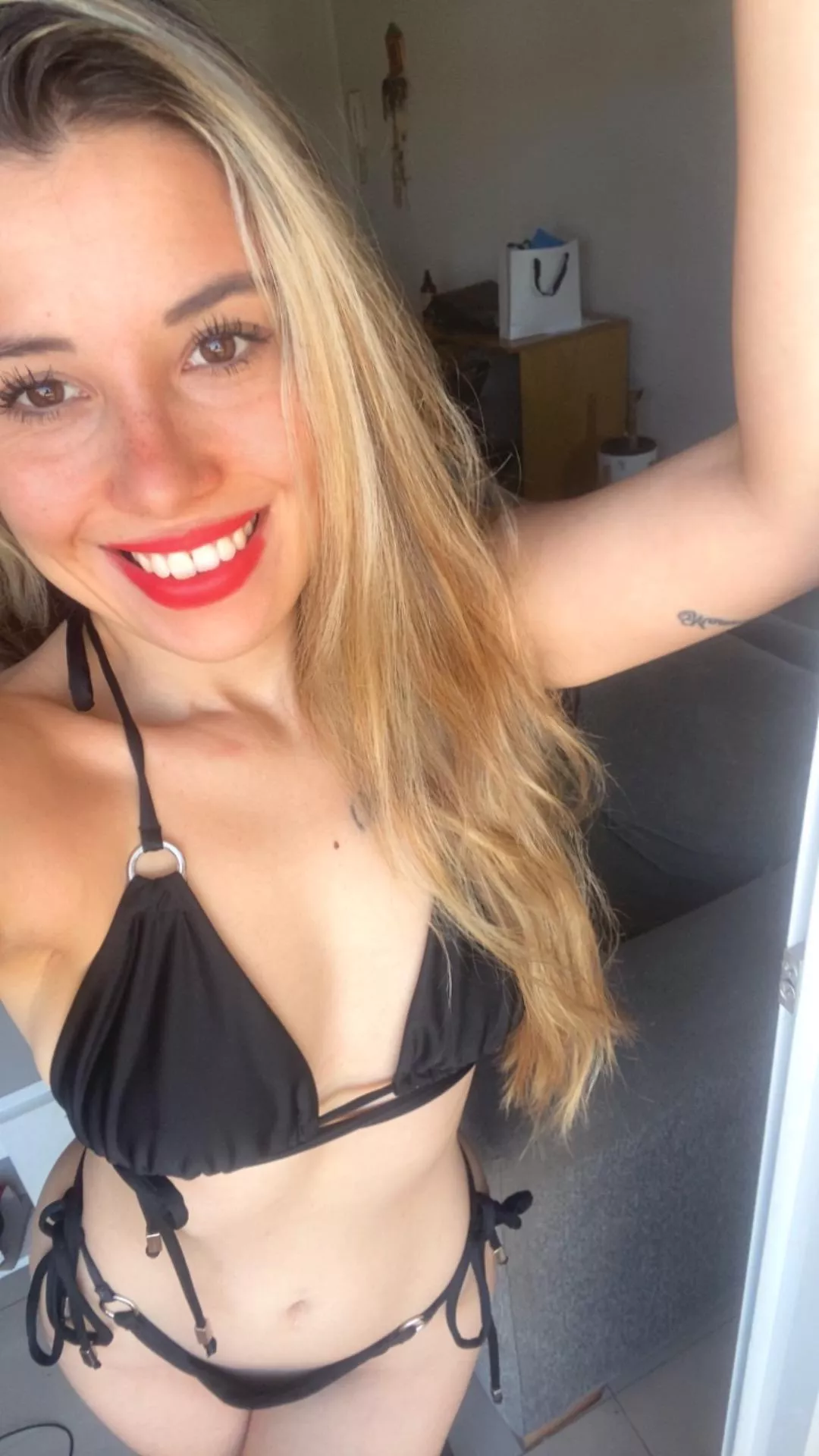 I wonder if this bikini looks good on me