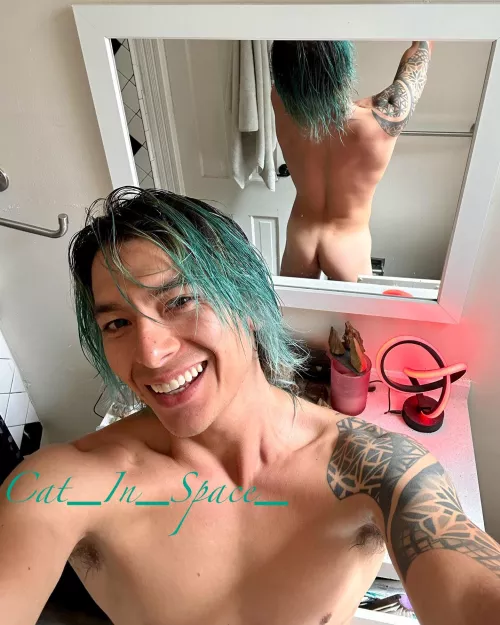 Just starting my modeling career! Enjoy my cute butt~ 😸