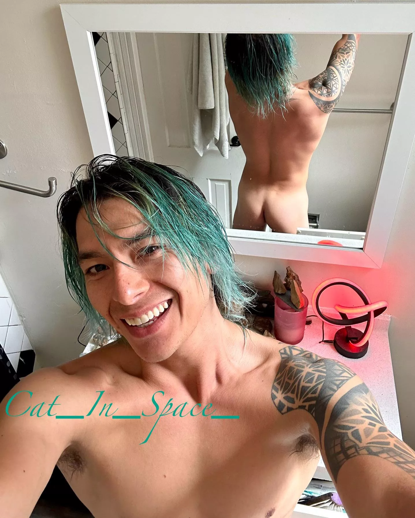 Just starting my modeling career! Enjoy my cute butt~ 😸