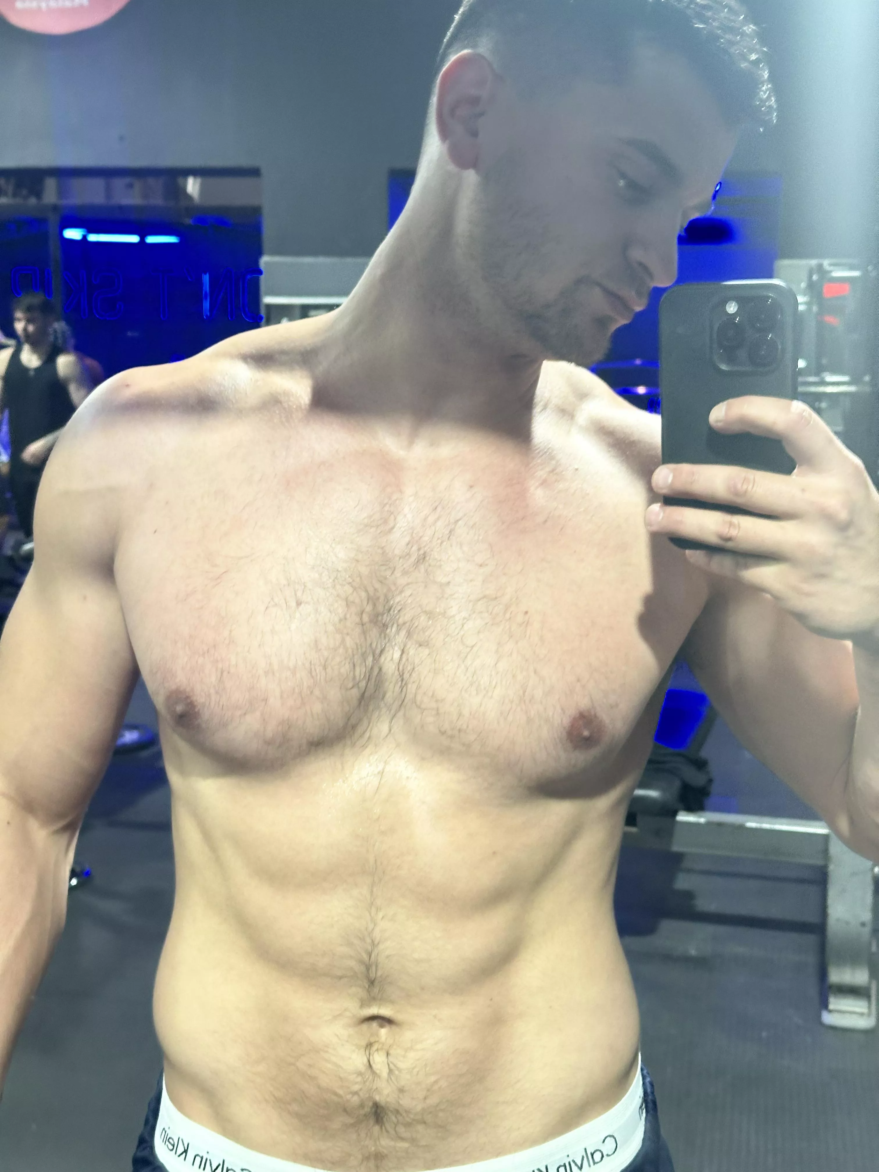 Look at this soft hair that goes down to my belly, my big chest and my abs… all market with veins, waiting for your tongue to pass by🥵👅