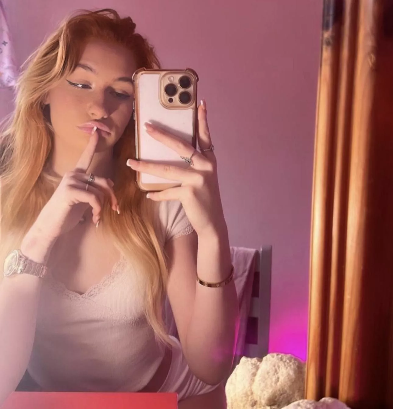 this crop top hits different 