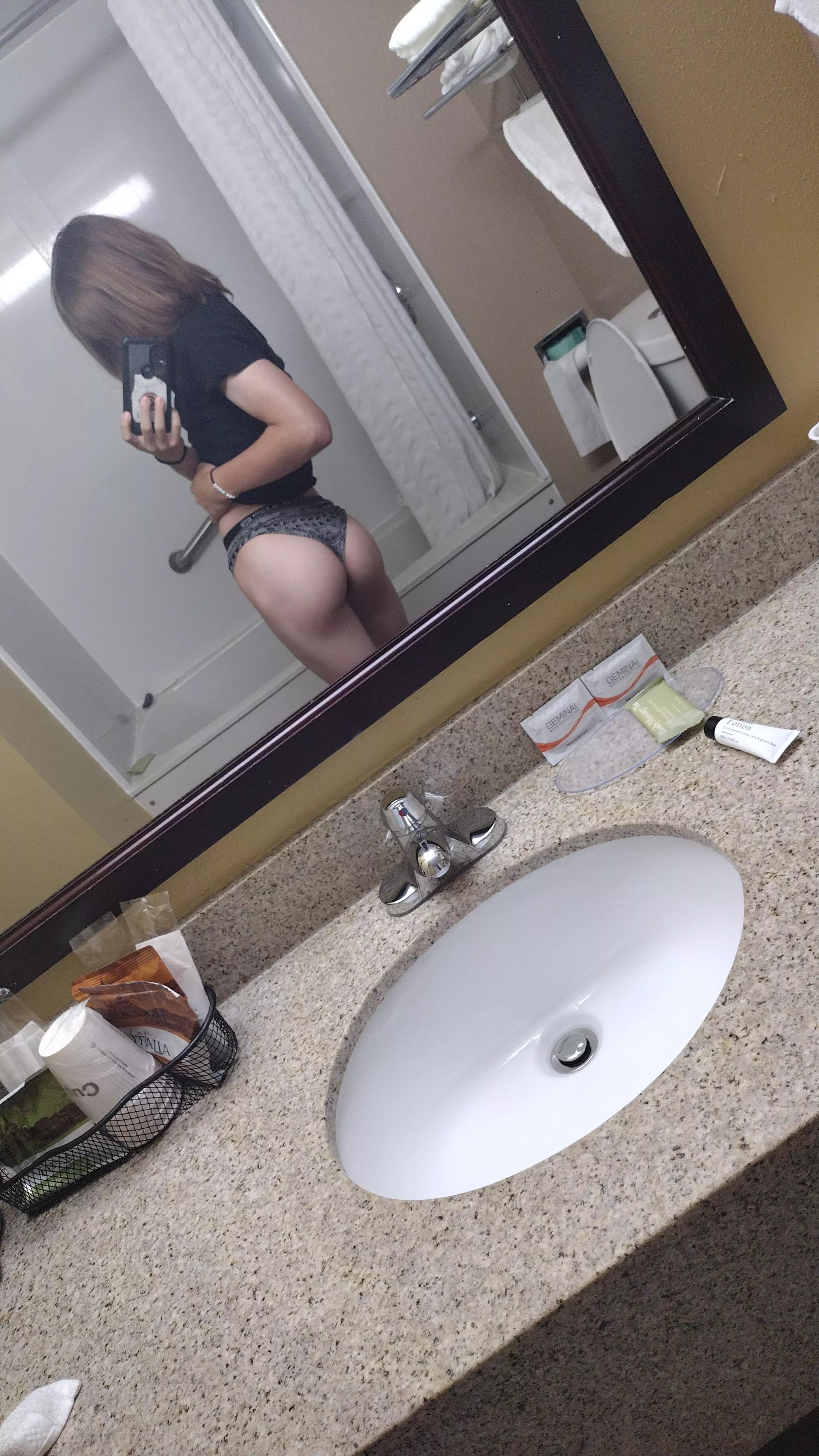 Being bent over the sink is such a dream~