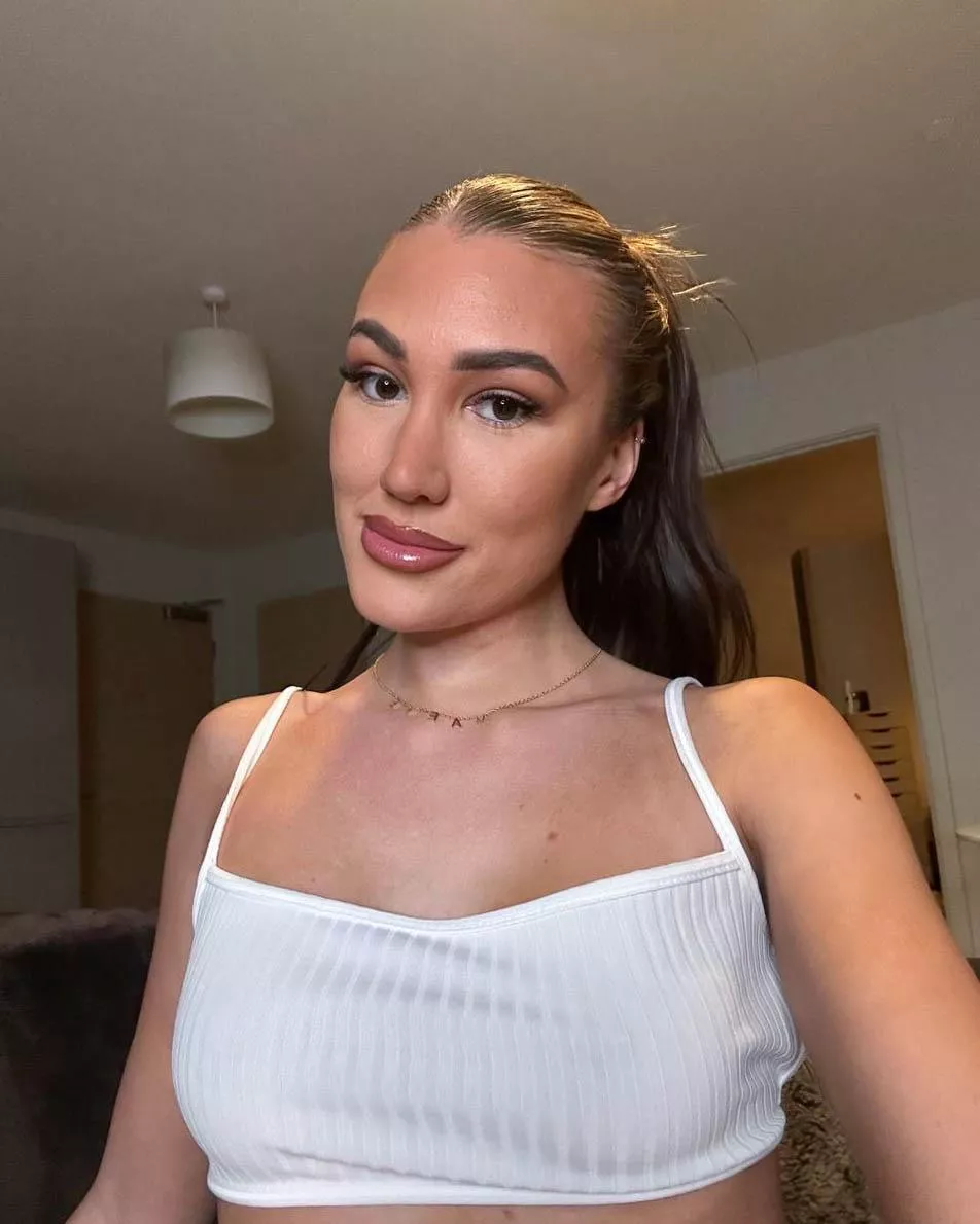 Do you think my croptop is cute?