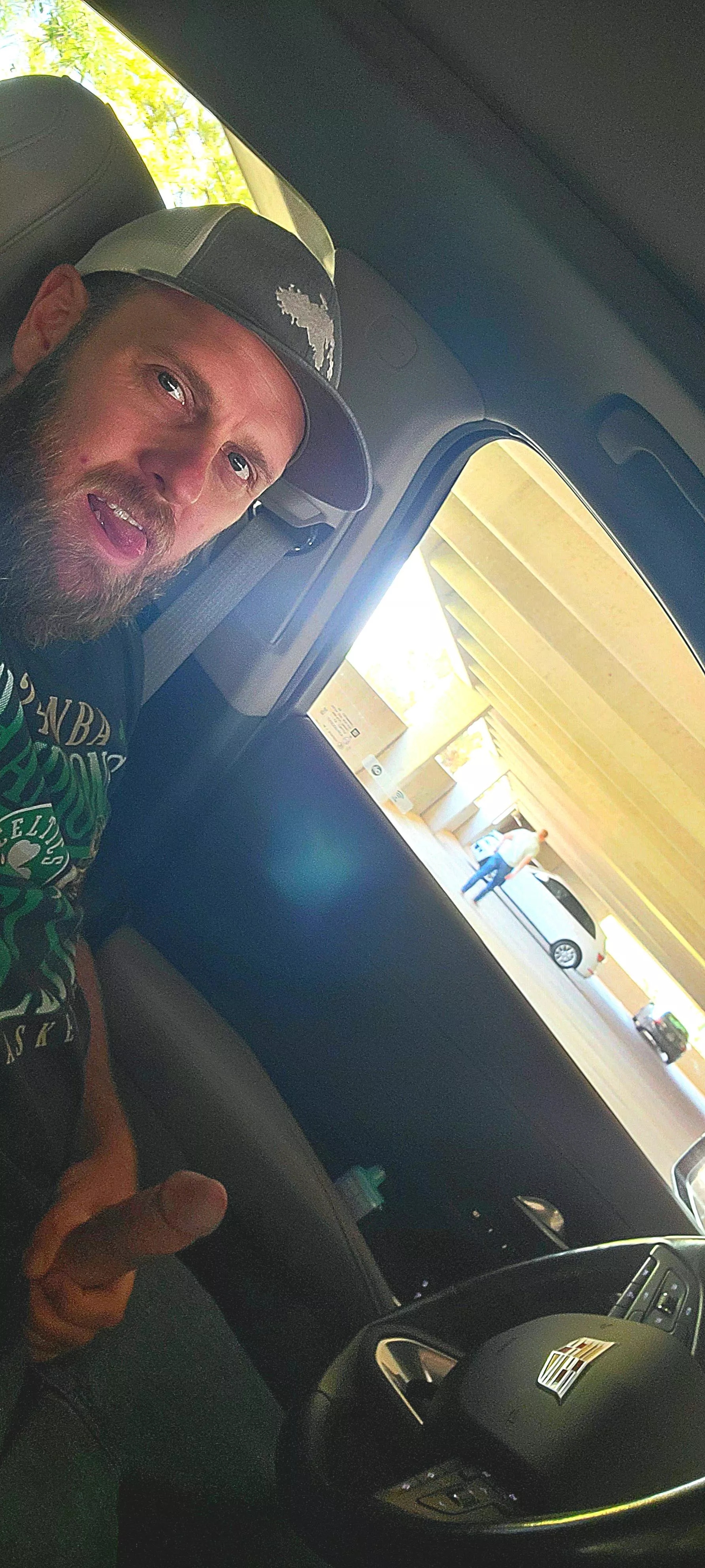 Horny on my lunch break 