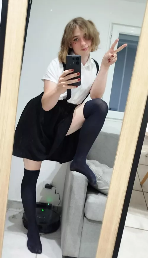 I feel so cute rn it feels illegal 😆