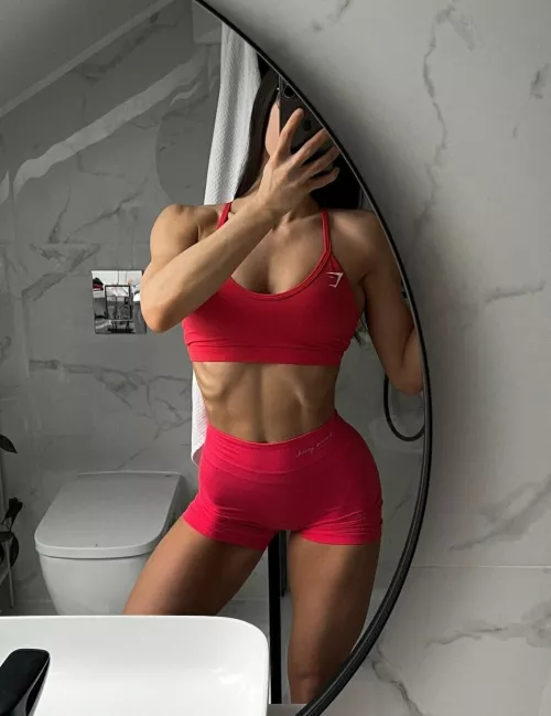  Lina - (@linasphysique)