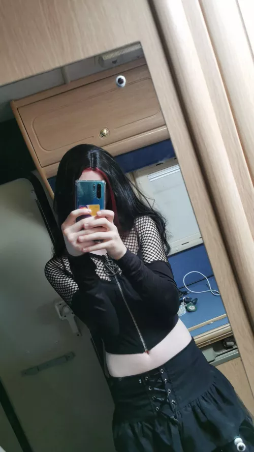My first goth style outfit :3