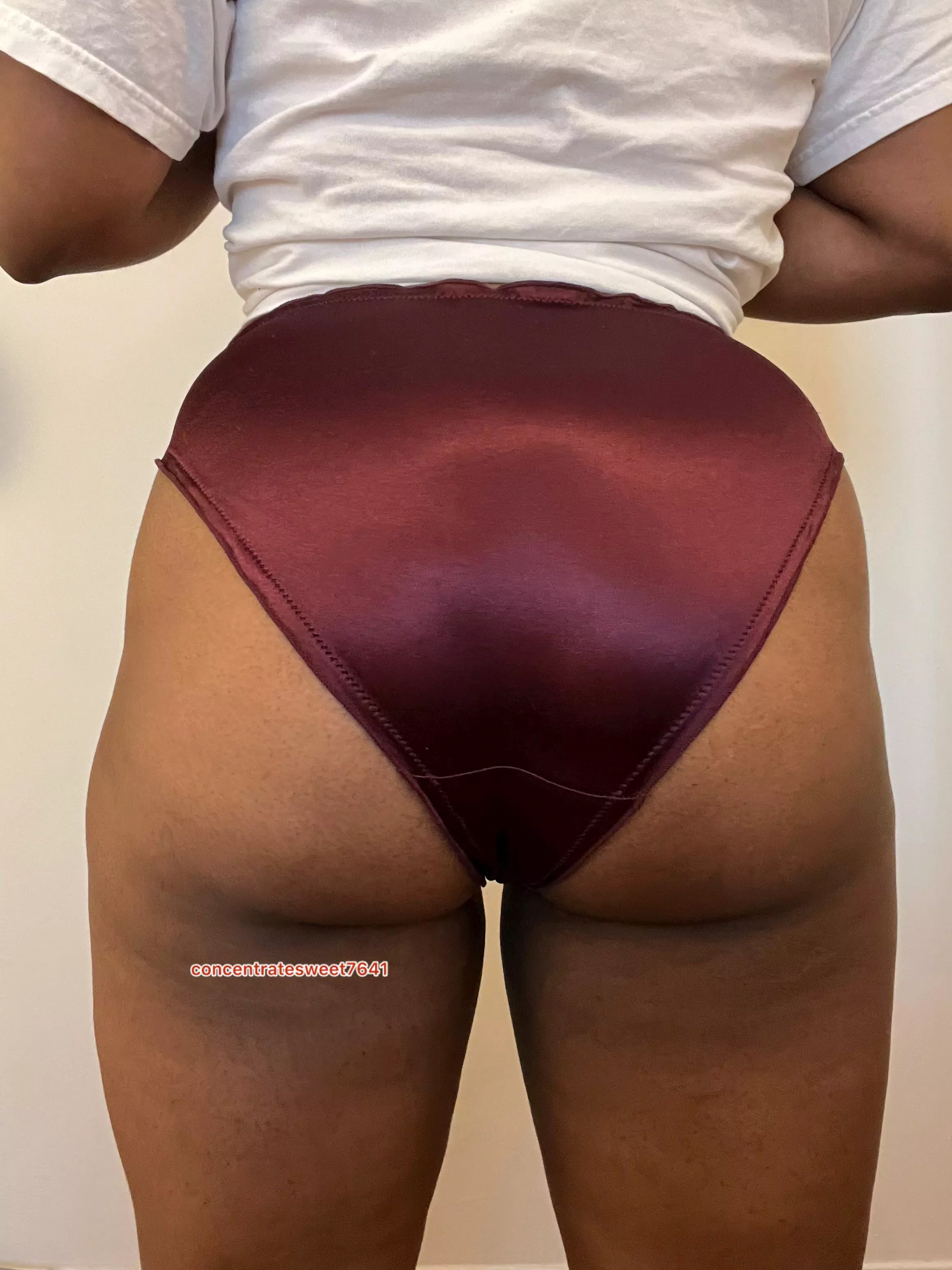 Pretty satin panties are my favorite kind of panties ✨