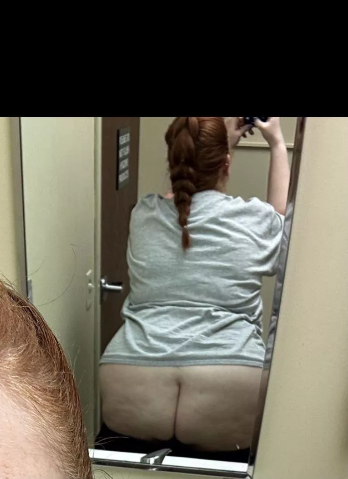 Work bathroom booty 🫣