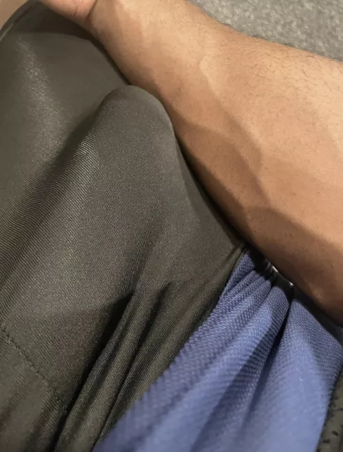 (24) I hope no one notice in the gym