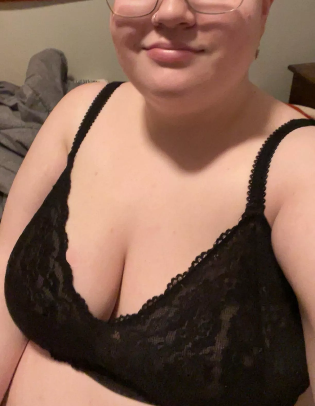 for those who like girls with glasses and fat tits lol😇💖
