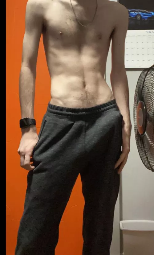Guys like us are why women love sweatpants ;) (24)