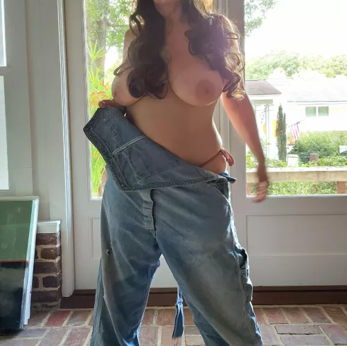 I got ALL those curves, babe