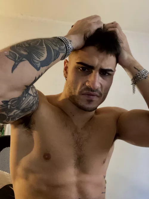 I will shove my sweaty armpits on your face 