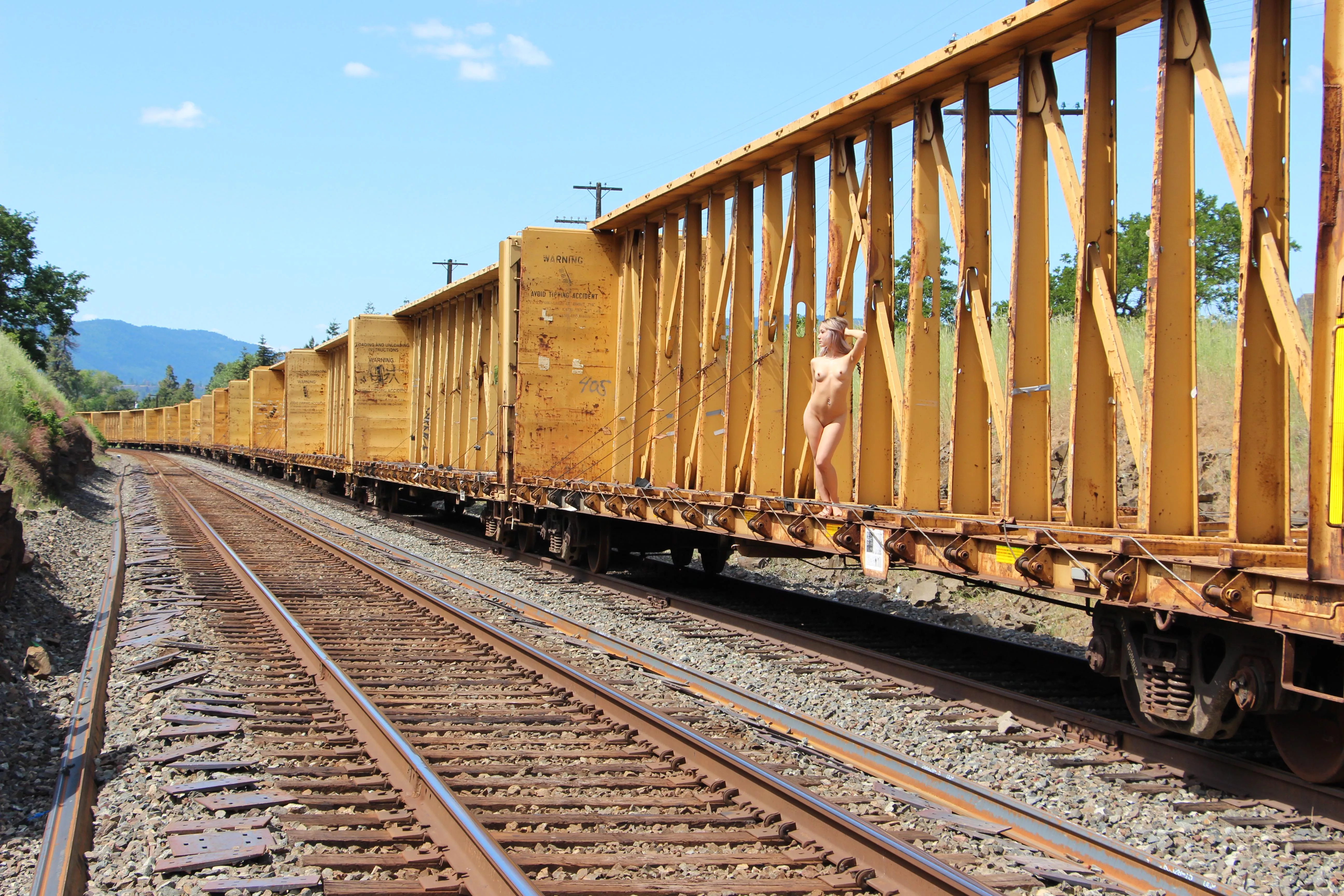 It feels so good to be naked like this in an open area