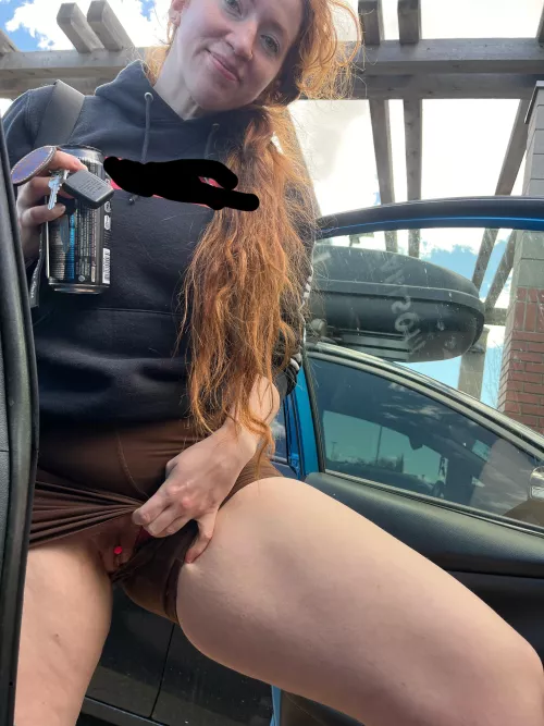 Little pussy flash after the gym 