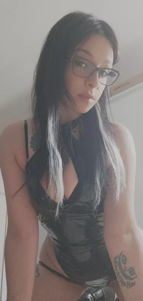 My boyfriend likes to see me horny with my virtual boyfriends.... Do you want to play in front of him? It takes virtual boyfriend to cheat on her, if you are willing to invest here, I'm waiting for you.