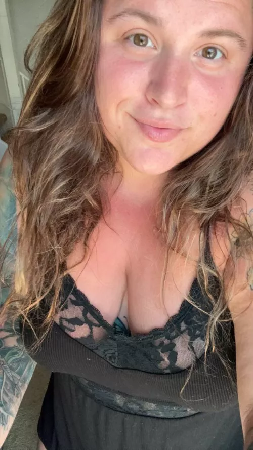 rise and shine , wake up with sexy bbw curves covered in tattoos !