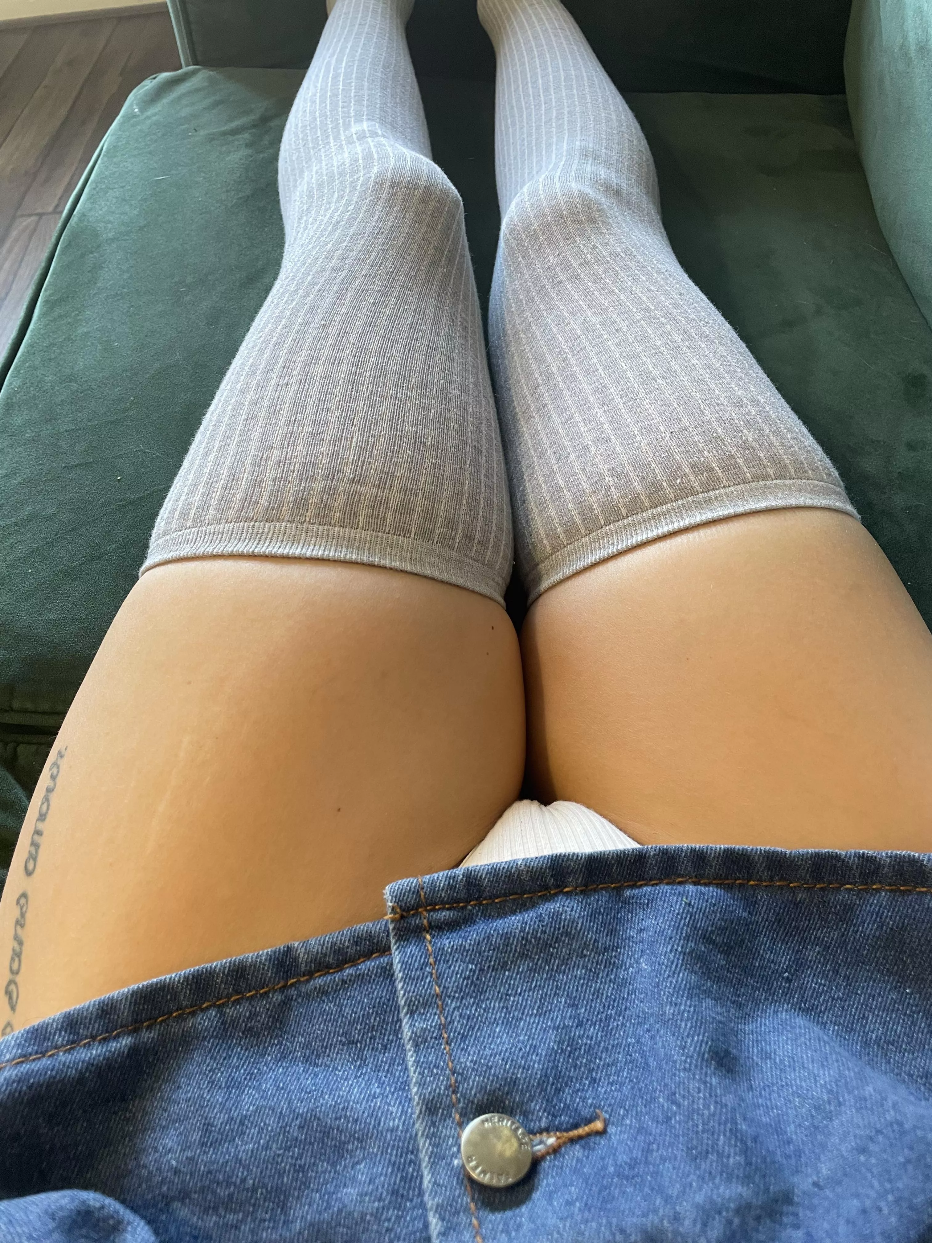 Such a cute little toe hiding under my skirt 