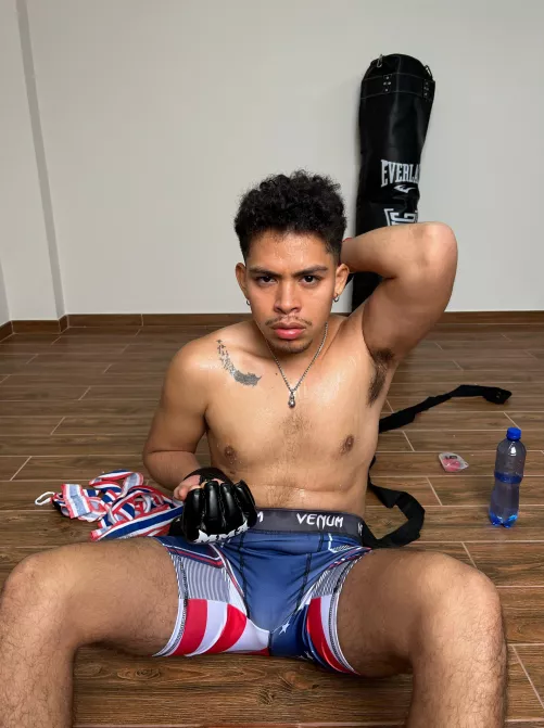 THIS TOP DOG FIGHTER IS ALL SET TO WRECK SHIT AND OWN THE RING AND YOUR WHOLE BEING. YOU ARE GOING TO BE MY CUM DUMP SLUT 🥊🔥💪