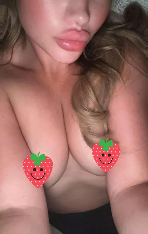 vill du stoppa kuken i min mun eller mellan mina bröst?😚