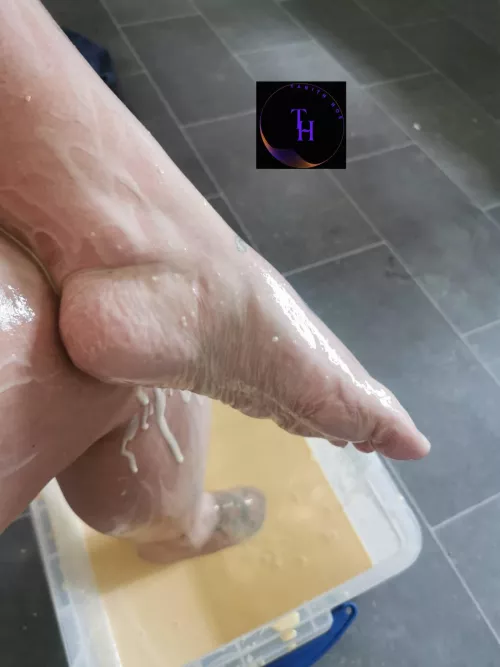 Who doesn't love custard between their toes 