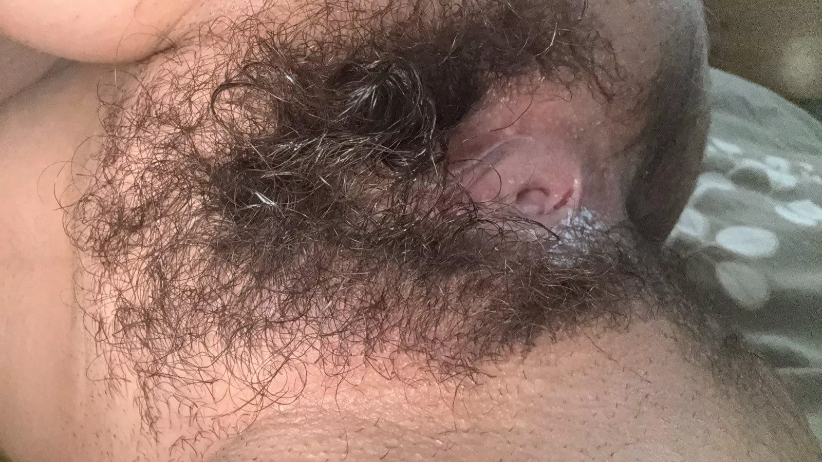 Breaking news: tiny [h]ole needs tongue