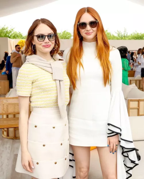 Emma Stone & Karen Gillan 