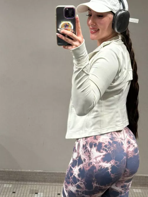 Excited to bring out my new yoga pants, are you a fan of them or no?