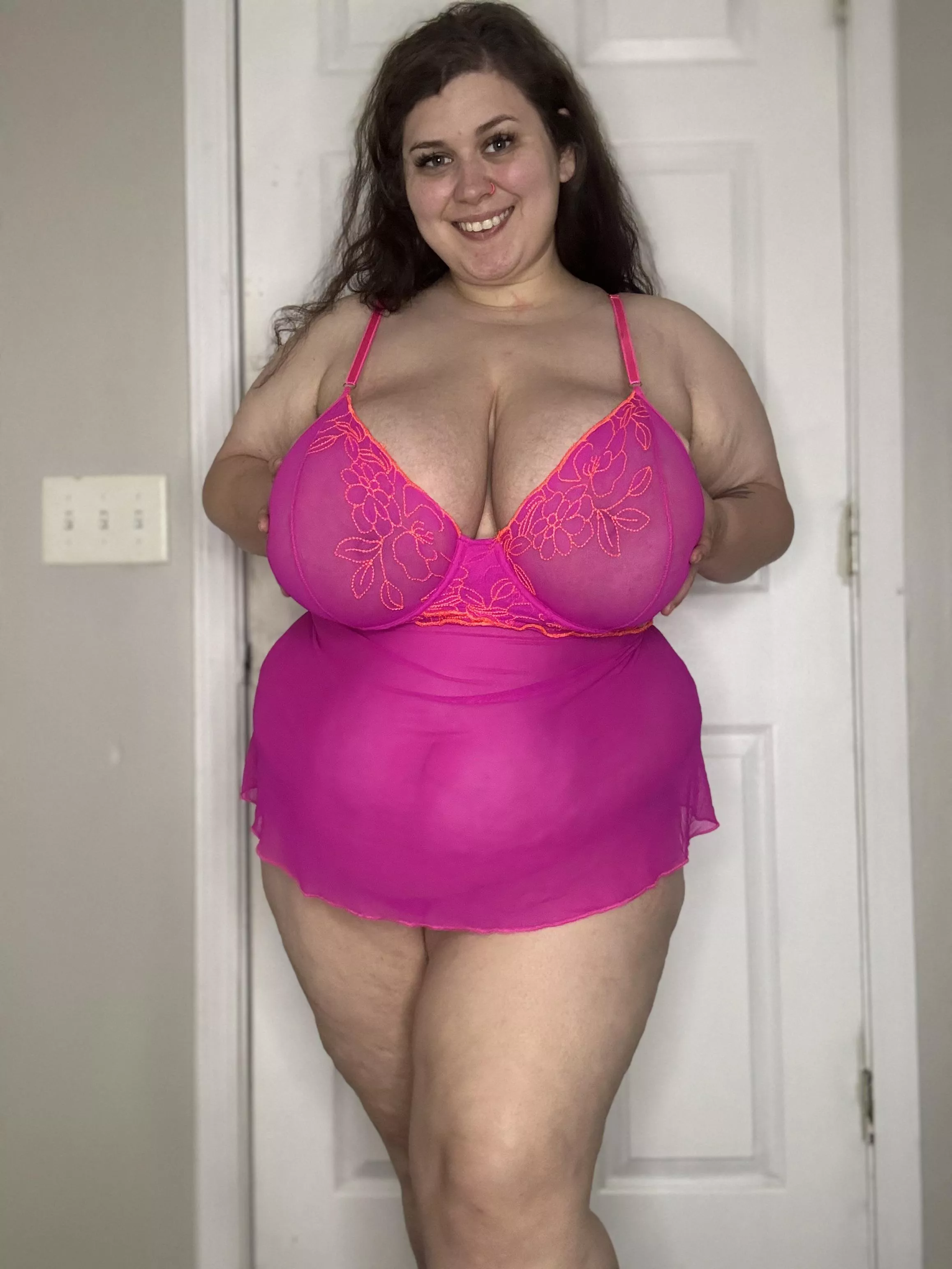 Fetish friendly milf. Offering pool content! ! No judgement zone! Come let mommy help you! [VID][PTY][RATE] [DOM] [PIC] [SNP] [OTH] [SCT][PRD]