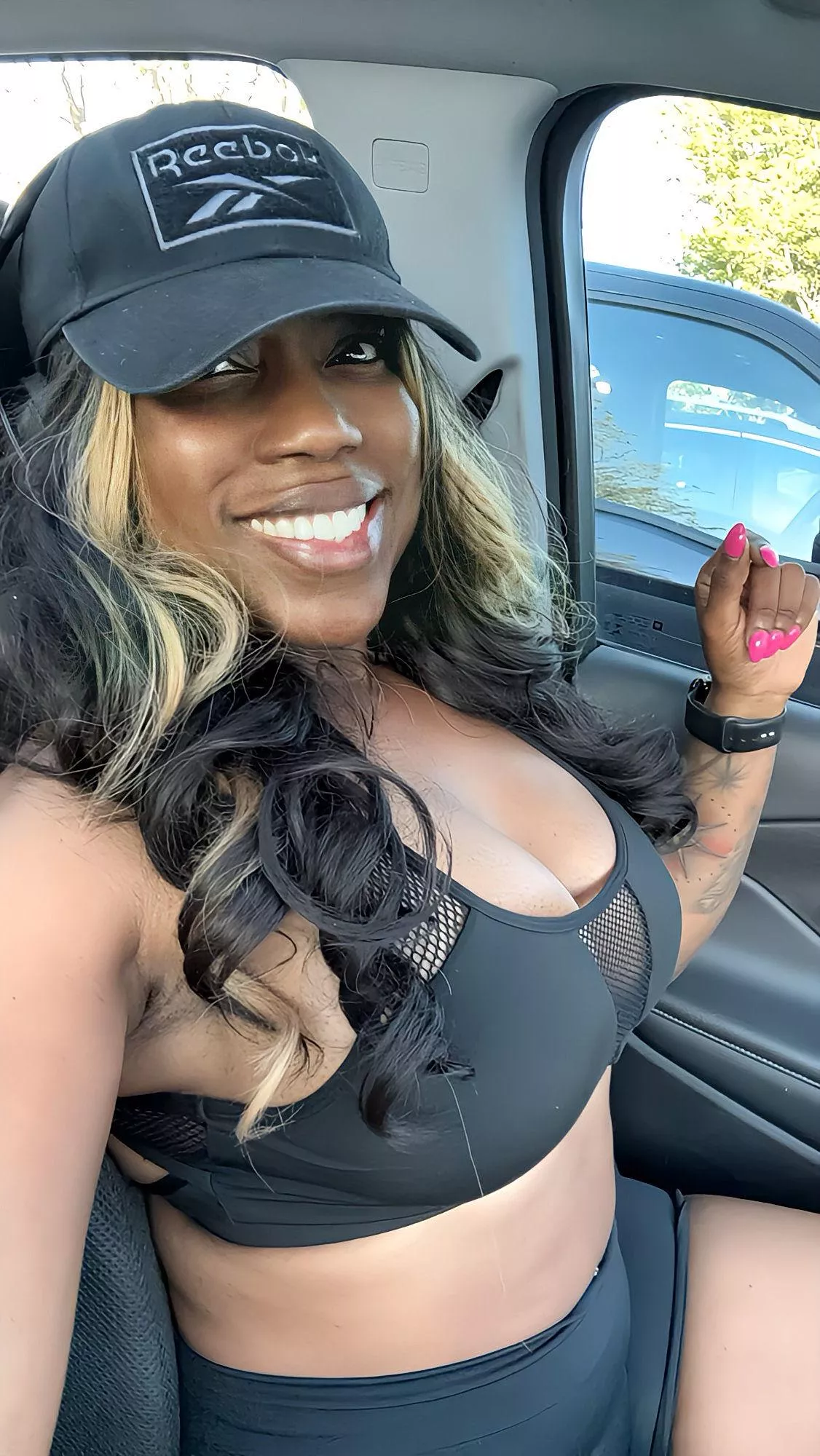 Fuck me in the car after our workout