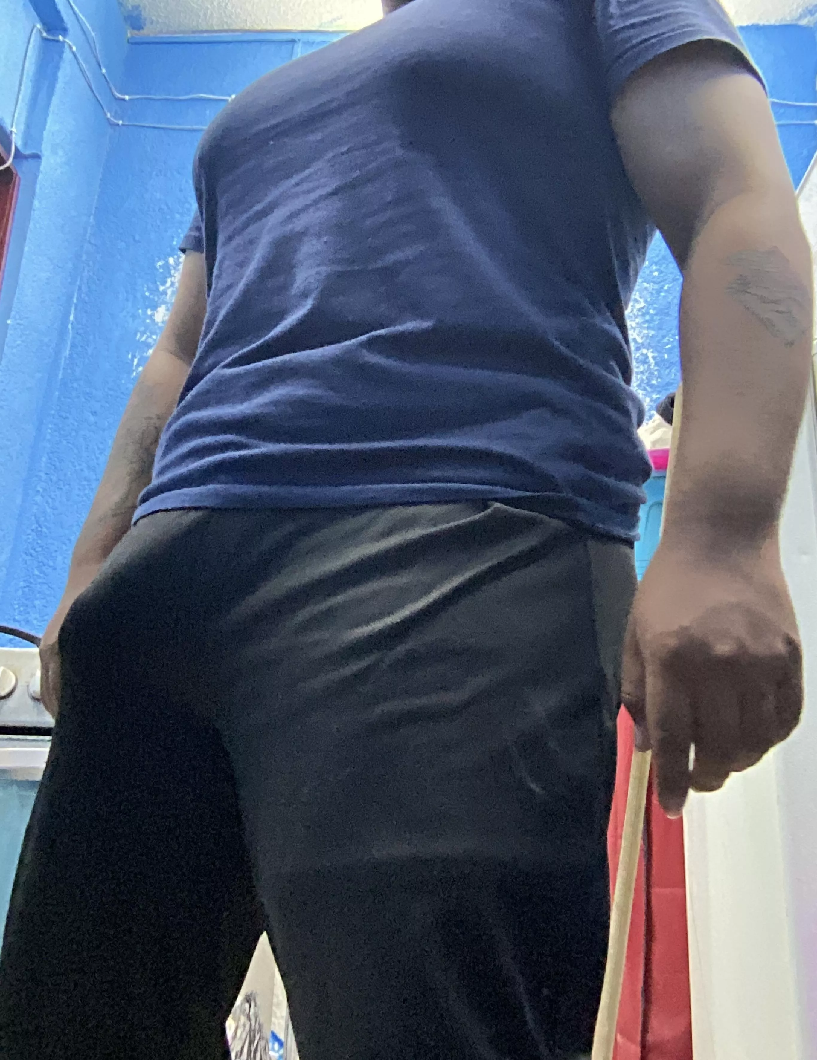 I can’t walk with this thing, can u help me? Pm open 