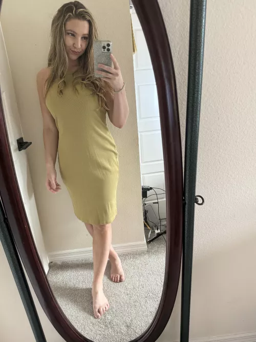 My new dress, looks cute I guess:)