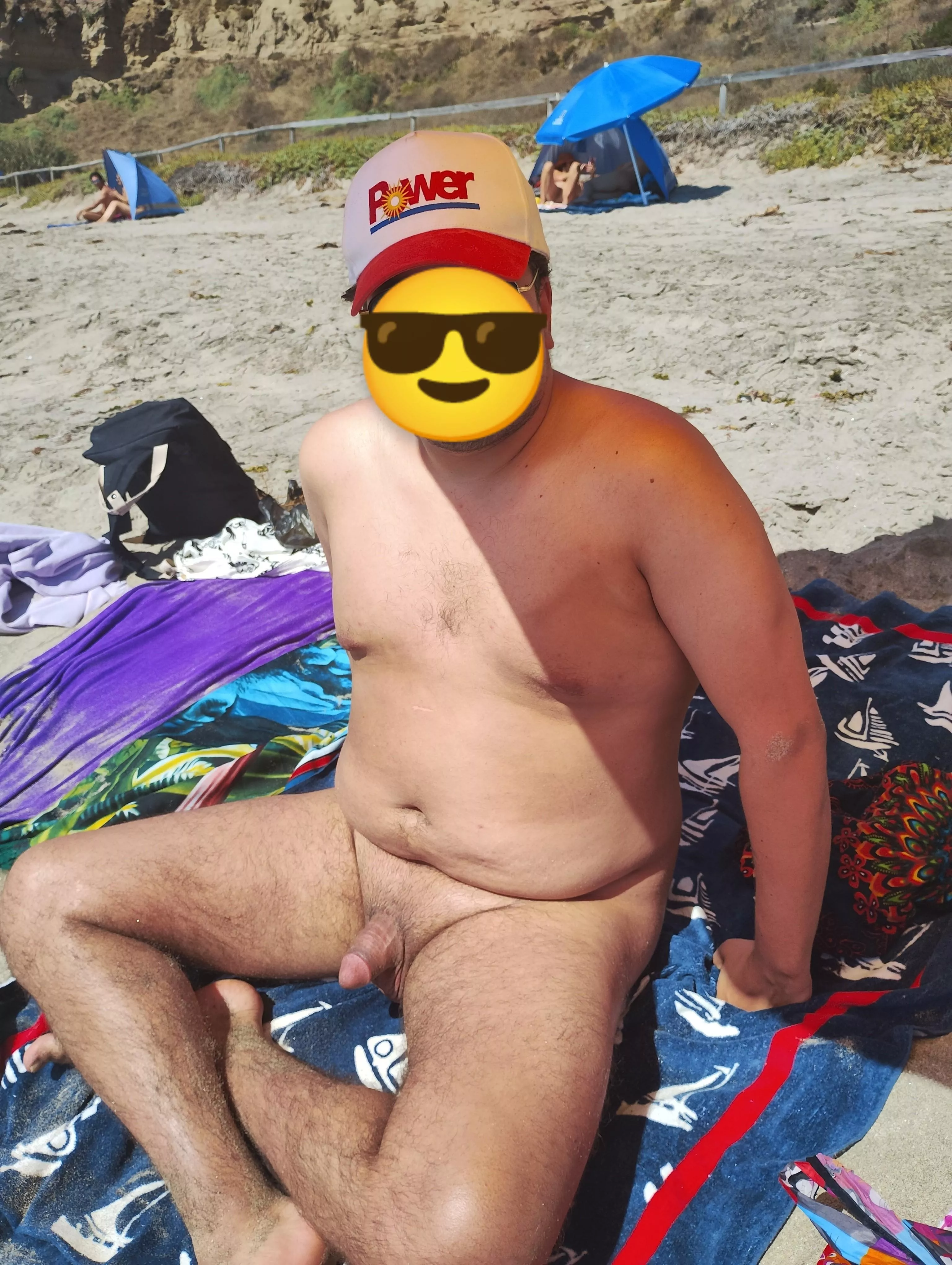 Nothing like tanning im the nude👌🏻