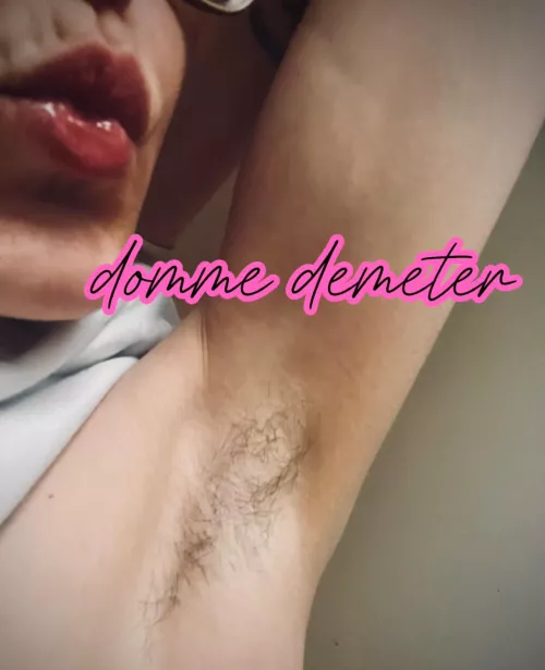 Sunday Sniff Service! Quick, before I get in the shower! 👃🏻