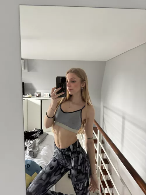 tall girl wearing leggings to school