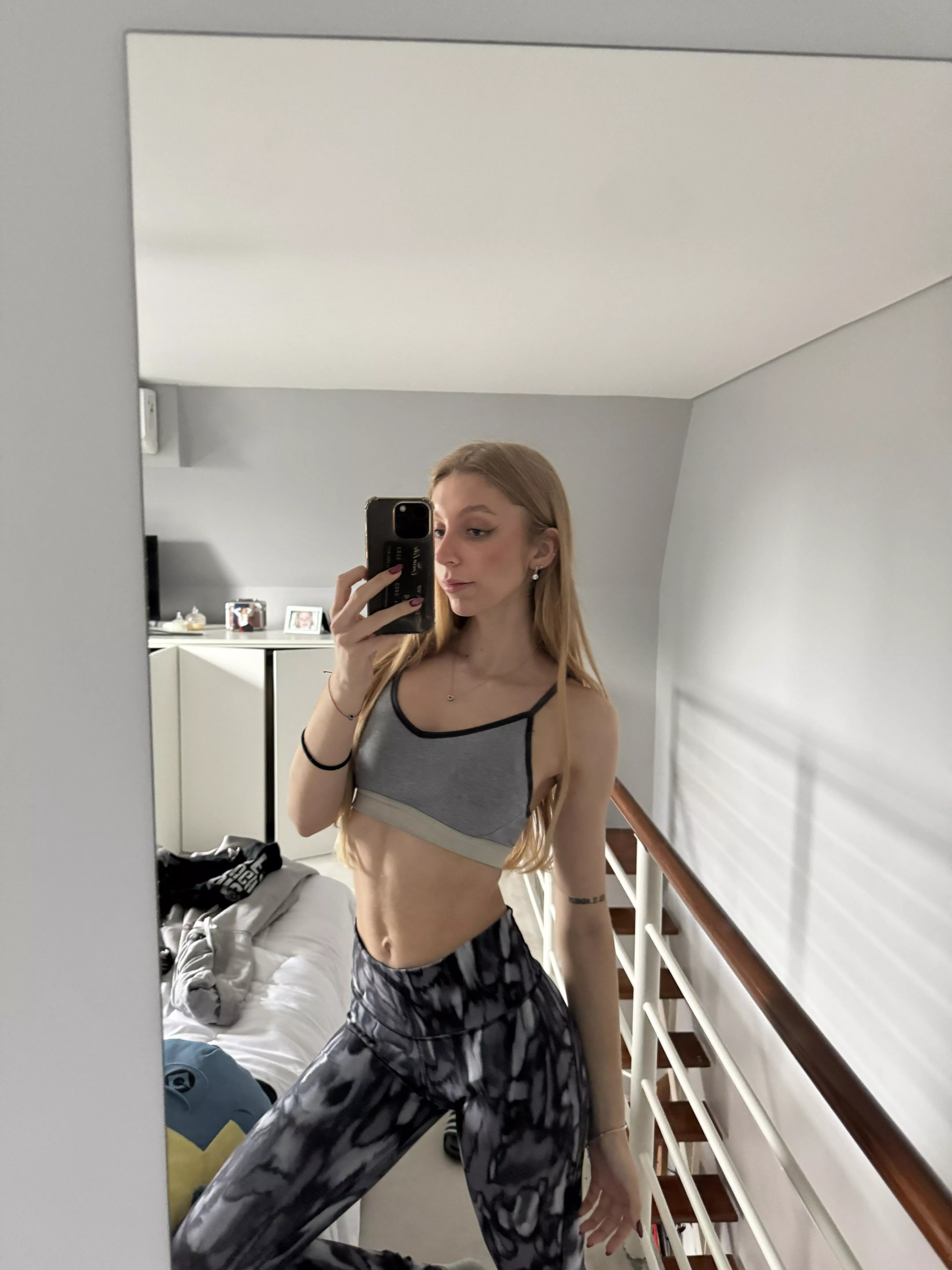 tall girl wearing leggings to school