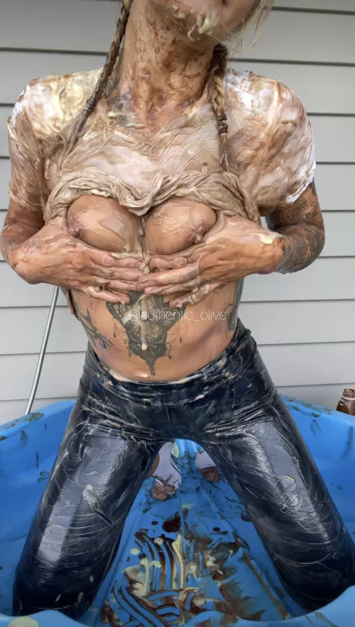 Up for a lil sweet treat..? 🤭