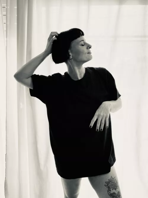 A profile and short bangs 