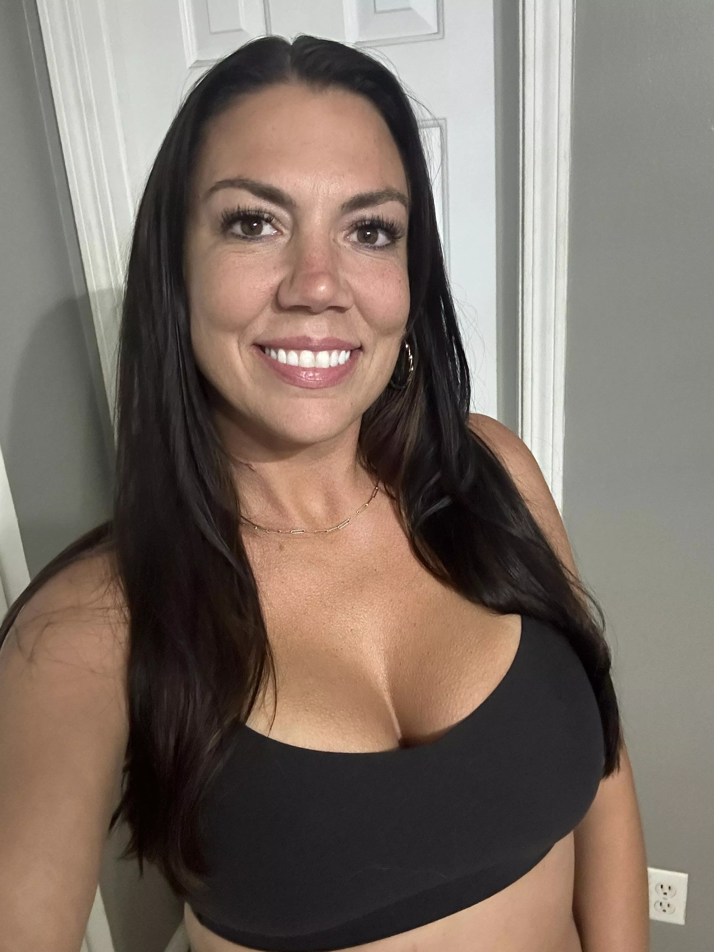 Big cleavage means a lot of fun