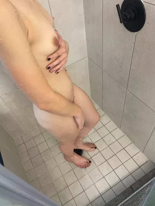 Hop in and scrub me down 5’11 [f]