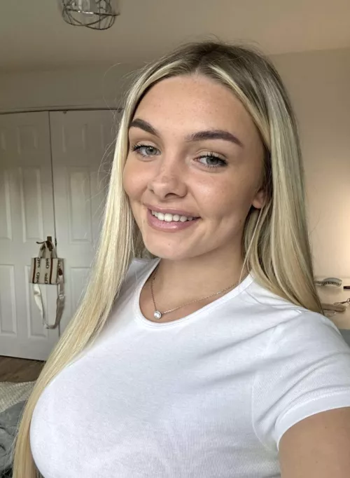 i hope this pic gets you nice and hard