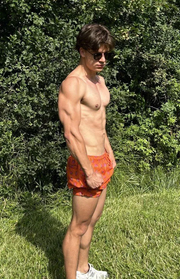 [M]Would you touch my muscles?