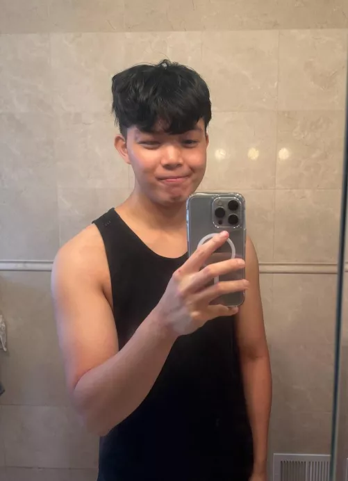 Still trying to figure out how to take selfies without looking awkward 😅