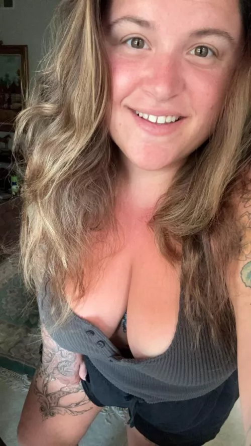 Sunday funday with your favorite BBW covered in tattoos !