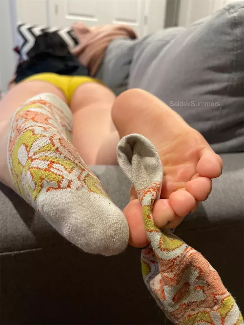 Time to let my feet breath [F]